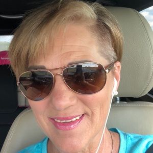 Meet your Posher, Brenda